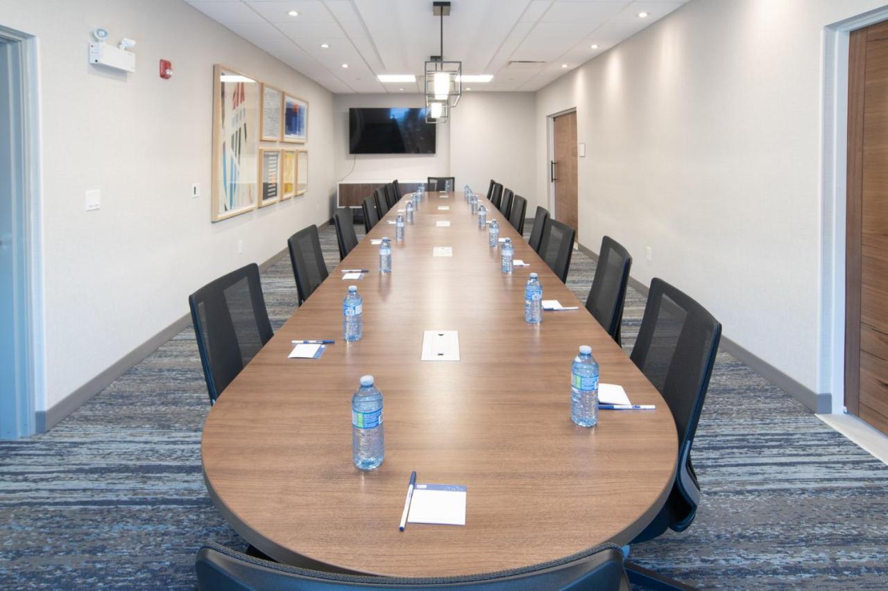Holiday Inn Express & Suites - Moose Jaw By Ihg Luaran gambar