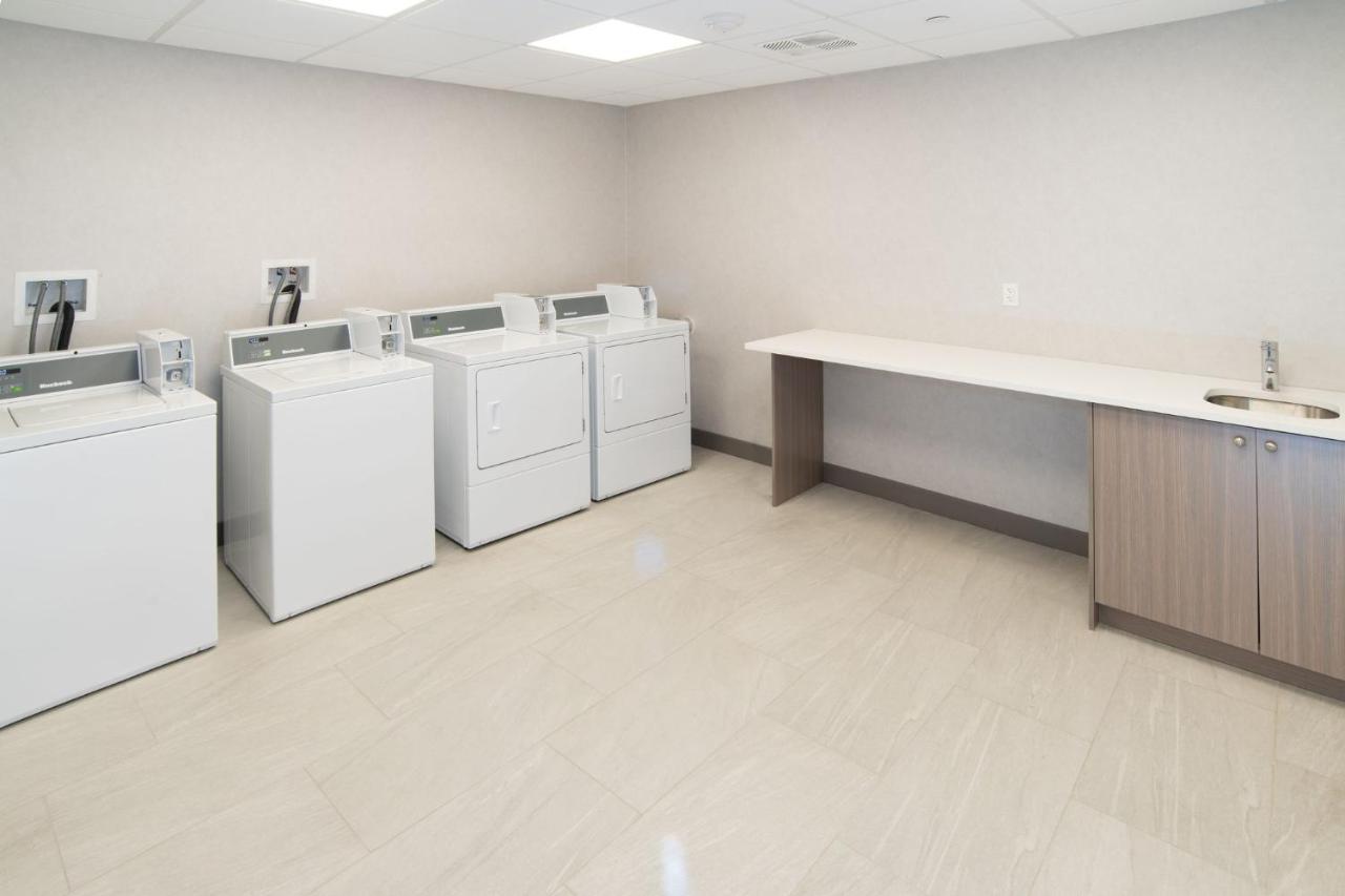 Holiday Inn Express & Suites - Moose Jaw By Ihg Luaran gambar